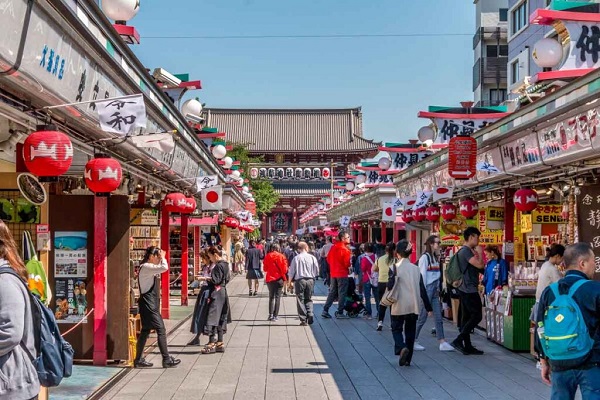 Những khu mua sắm nhộn nhịp là điểm nhấn không thể bỏ lỡ khi du lịch Nhật Bản 