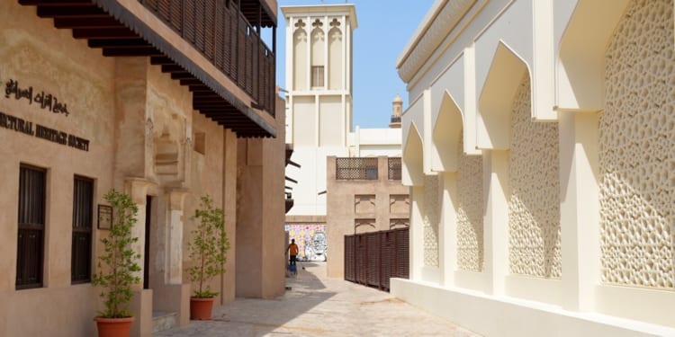 Al Fahidi Historic Neighborhood: Hòa quyện lịch sử và văn hóa tại Dubai.