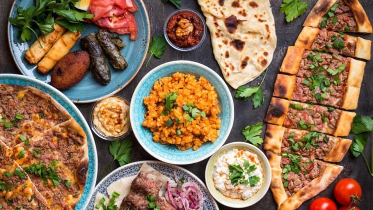 Ẩm thực Dubai: Hương vị độc đáo của Trung Đông tại lòng thành phố lộng lẫy.