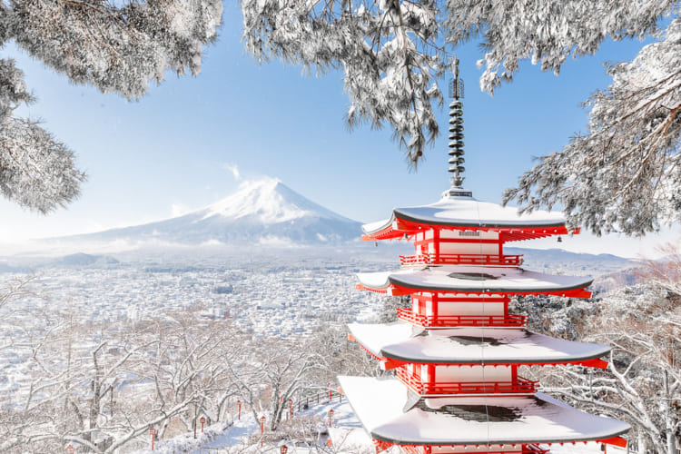  Chureito Pagoda và ngọn núi Phú Sĩ là một bức tranh tuyệt đẹp của Nhật Bản vào mùa đông