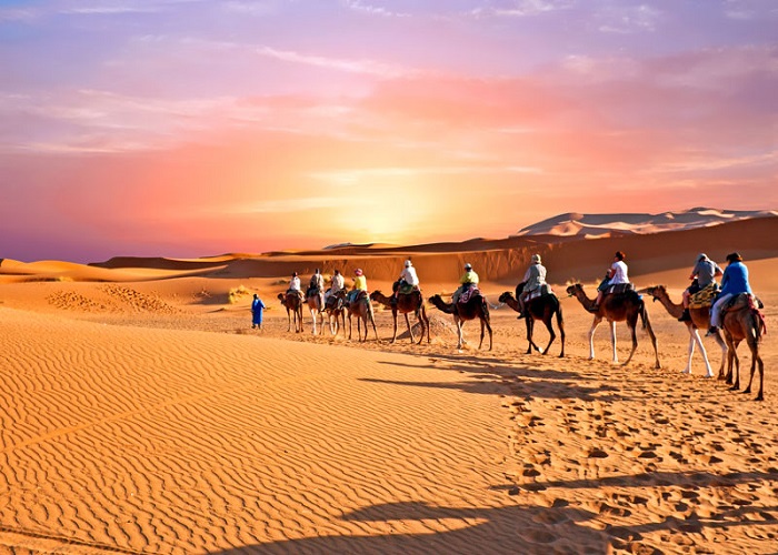 "Safari sa mạc: Trải nghiệm hấp dẫn khám phá sa mạc Dubai."
