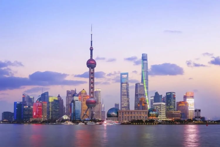 Du khách có thể quan sát toàn cảnh thành phố Thượng Hải từ tháp Đông Phương Minh Châu