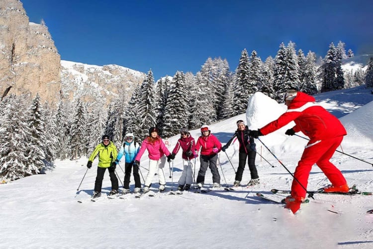  Trượt tuyết là môn thể thao được yêu thích vào mùa đông