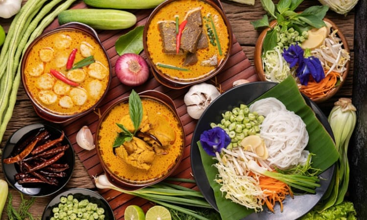 Trải nghiệm ẩm thực Thái Lan khó quên ngay trên du thuyền 