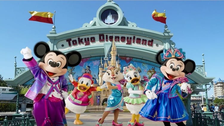 Disneyland Tokyo với vô vàn trò chơi giải trí hấp dẫn