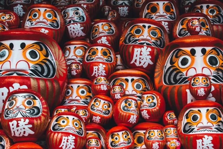 Búp bê Daruma - biểu tượng cho tinh thần kiên trì và ý chí