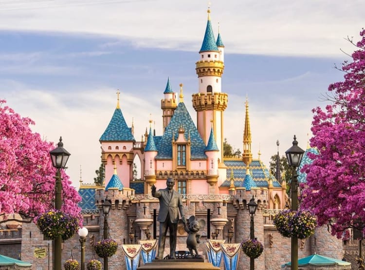 Công viên Disneyland - thế giới thần tiên diệu kỳ chờ du khách đến khám phá